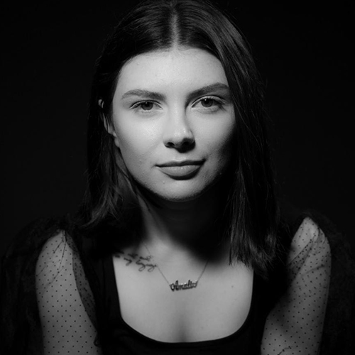 AMALIA BARNA
